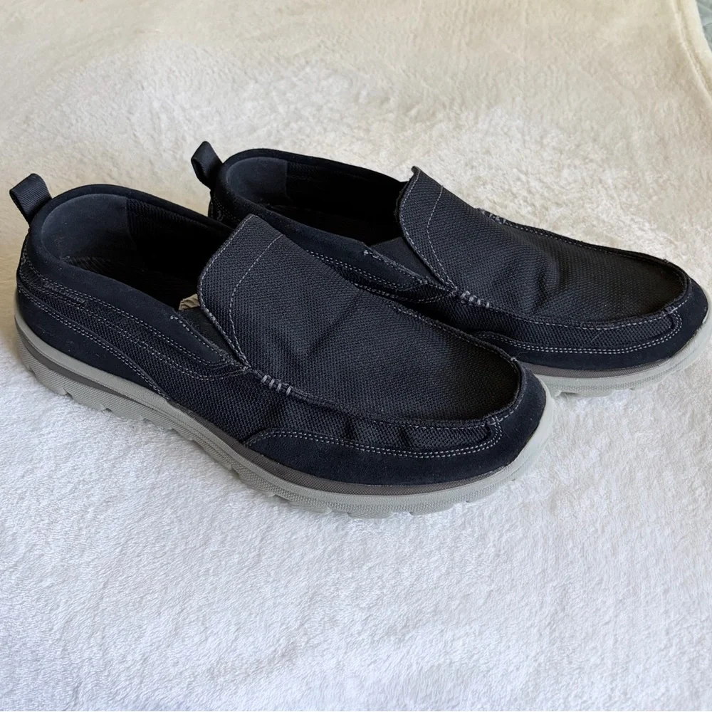 Skechers Relaxed Fit Men's Black‎ and Gray Slip-On Loafers Sz 14